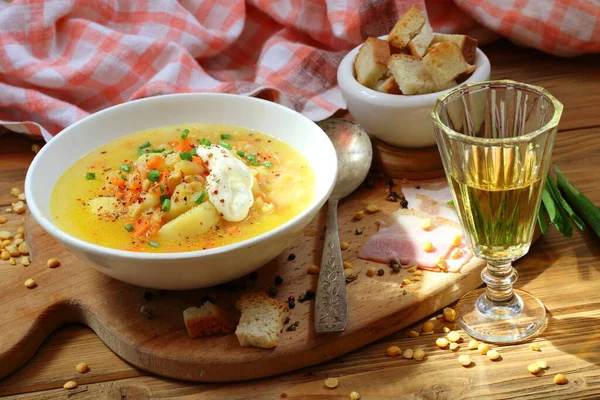 Pea soup with pepper and breadcrumbs — Stock Image Pea Soup Pepper Breadcrumbs Stock Image