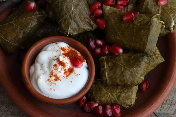 Dolma Een Keramische Plaat — Stockfoto