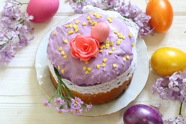 Pastel Pascua Huevos Colores Ramo Lilas — Foto de Stock