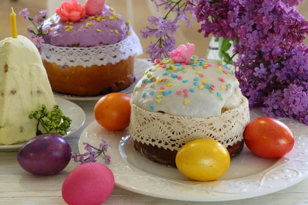 Easter Cake Colored Eggs — Stock Photo, Image