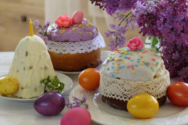Still Life Easter Cakes Lilacs — Stock Photo, Image