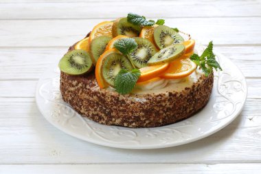 Kivi ve Turuncu Meyveli Kek