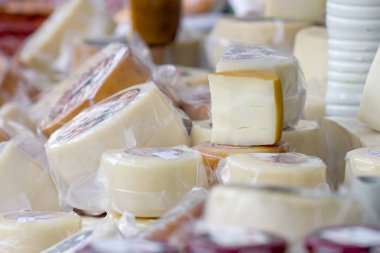 Keçi ve koyun peynirler seçimi