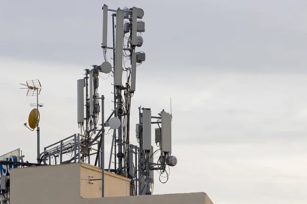 Cep telefonu anten grubu.