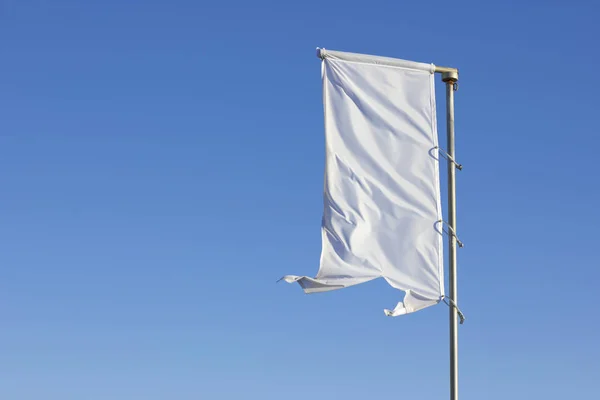 Bandiera bianca isolata . — Foto Stock