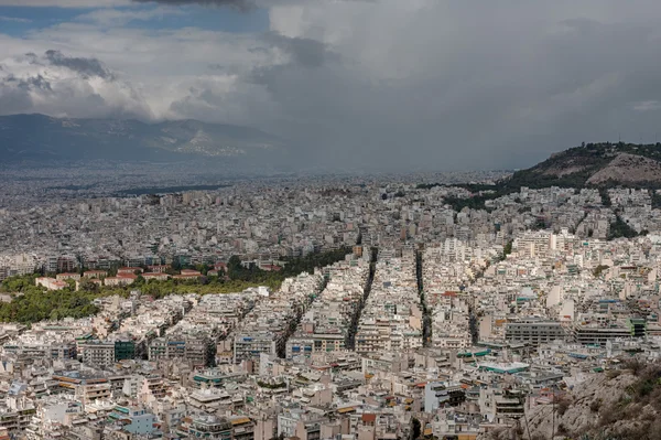 Luftaufnahme von Athen vom Lycabettus am bewölkten Tag — Stockfoto