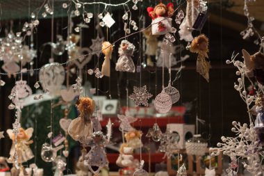 Noel süslemeleri Noel pazarı, durak üzerinde