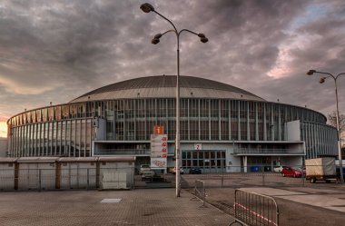 Gün batımı advent zaman Brno fuar merkezinde 
