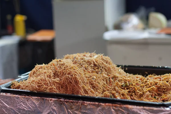 Chinese noodles at Christmas market — Stock Photo, Image