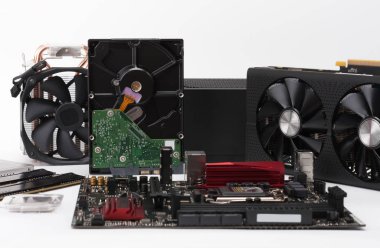 Okul sırası Pc oluşturmak için yeni bileşenler