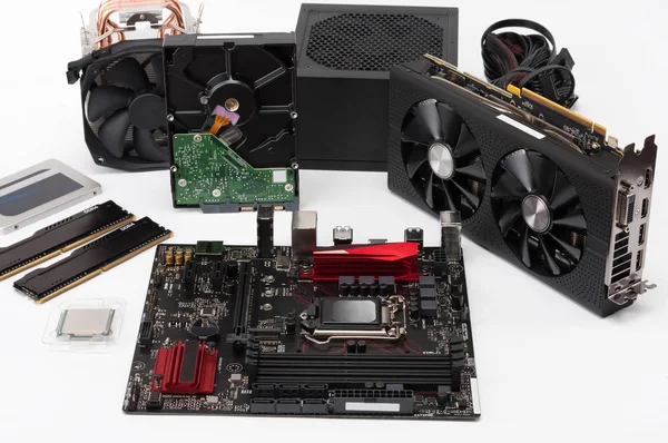 Okul sırası Pc oluşturmak için yeni bileşenler
