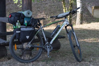 Dağ bisikleti saddlebags yaz gün. 