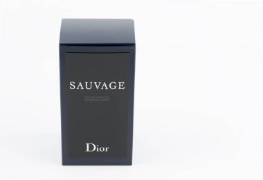 Christian Dior Sauvage Edt ambalaj kutusu erkekler için