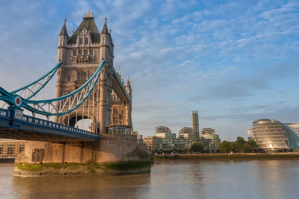 Tower Bridge sabah, Londra, İngiltere