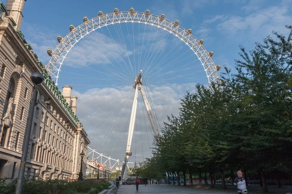 London Eye, Millennium wheel in London in the morning — стоковое фото