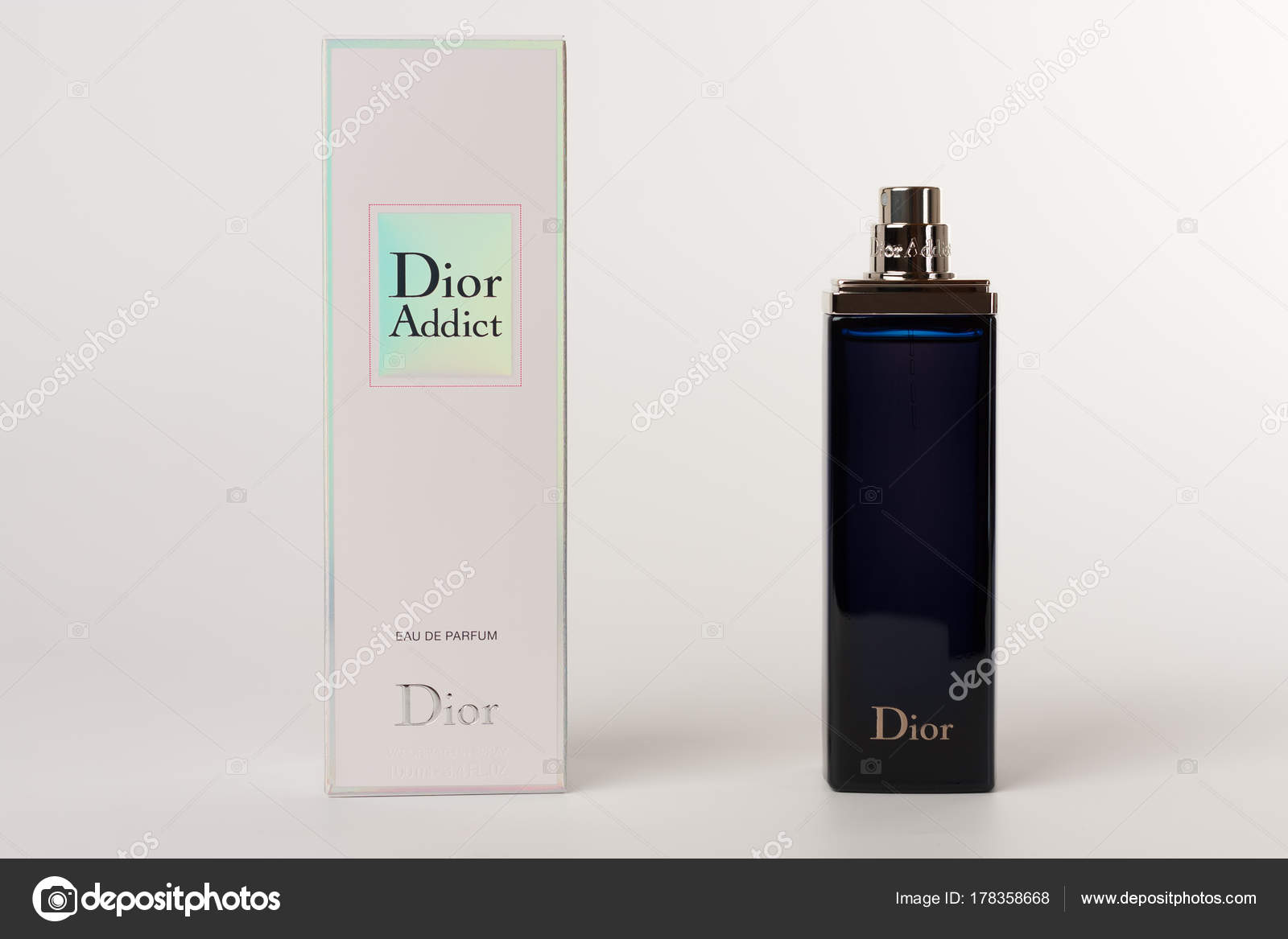 Boîte Et Bouteille De Parfum Pour Femme Dior Addict Photo