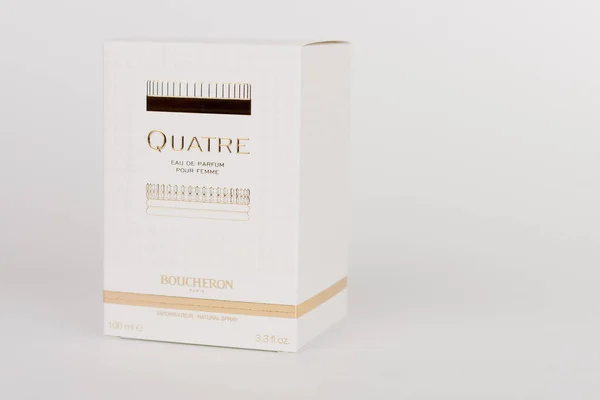 Kadınlar Quatre Boucheron için yeni parfüm kutusu — Stok fotoğraf