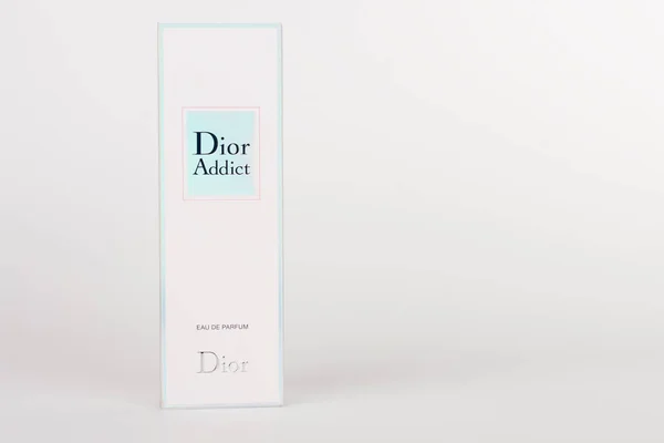 Kadınlar Dior Addict için parfüm kutusu — Stok fotoğraf