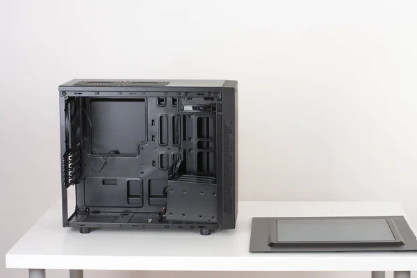 Computer case, Miditower voor micro Atx-moederbord — Stockfoto