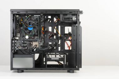 Pc bina, siyah bilgisayar MIDI için eklenen Atx anakart 