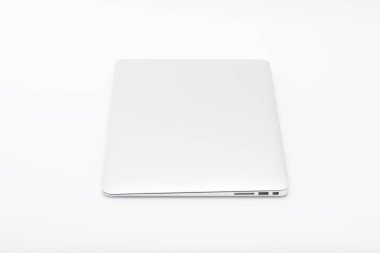Beyaz arka plan, üst kısmı görünümü modern, yeni laptop kapalı