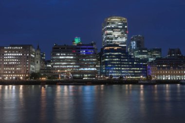 Thames dolgu ve Londra TH içinde Londra gökdelenler