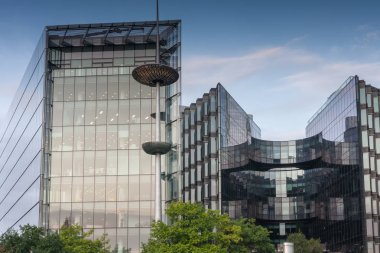 Binalar yere daha Londra Nehri'nin güney kıyısında denir.