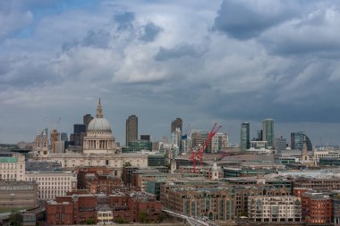 River Thames, Londra'daki St Paul Katedrali Kuzey Bankası havadan görünümü. 