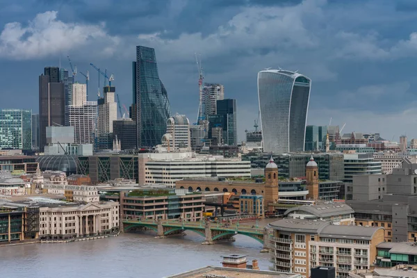 Widok Północnym Brzegu Rzeki Tamizy Londyn Wieżowce Southwark Bridge Londyn — Zdjęcie stockowe