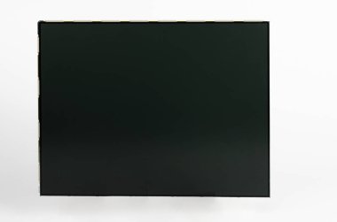 Lcd monitörünün bir bölümü, panel polarize filtreler, cam ve sıvı kristal ekran içerir