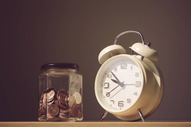 Zaman para kavramıdır.