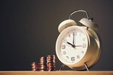 Zaman para kavramıdır.