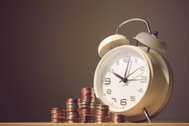 Zaman para kavramıdır.