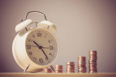 Zaman para kavramıdır.