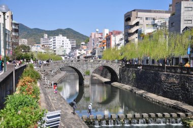 Megane köprü ya da gözlük Bridge uygulamasında Nagasaki, Kyushu, Japonya.