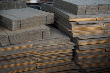 Karton Kutularda yığını