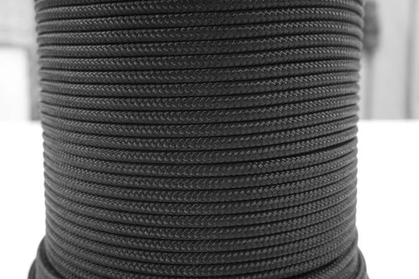 Рулон нейлоновой веревки — стоковое фото