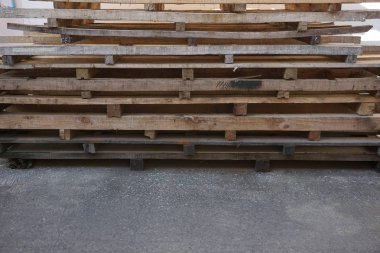 ahşap Paletler yığını
