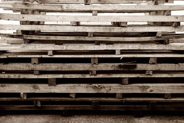 Pila de palets de madera — Foto de Stock