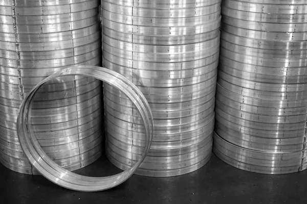 Abstraktní kovový kroužek — Stock fotografie