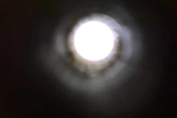 Ljus i slutet av tunneln — Stockfoto