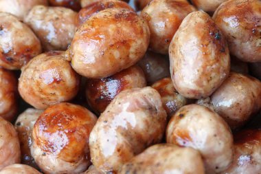 Domuz eti ve pirinç sosis