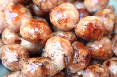 Domuz eti ve pirinç sosis