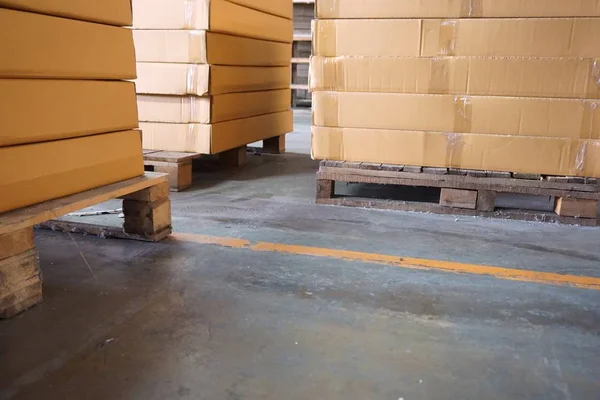 karton kutu yığını