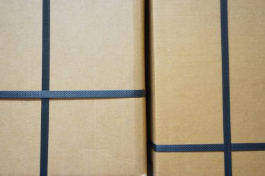 siyah plastik askı kutusu