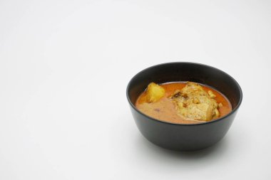 Körili tavuk mussaman 