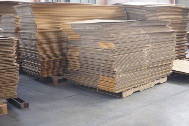 karton kutu yığını