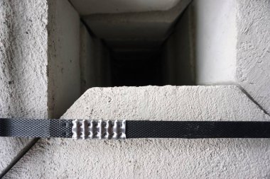 siyah plastik kayışlar kutusu