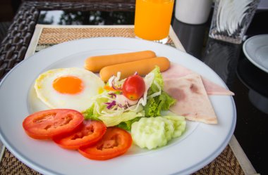 Amerikan tarzı kahvaltı yemekleri