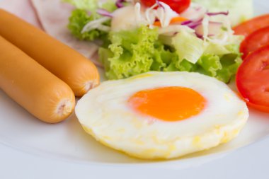 Amerikan tarzı kahvaltı yemekleri